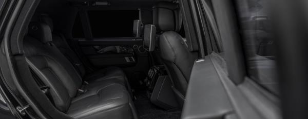 When the air pressure inside the car is higher than outside, passengers can breathe pure oxygen inside — no gas or smoke can get through the car's ventilation system.</p>

<p>　　