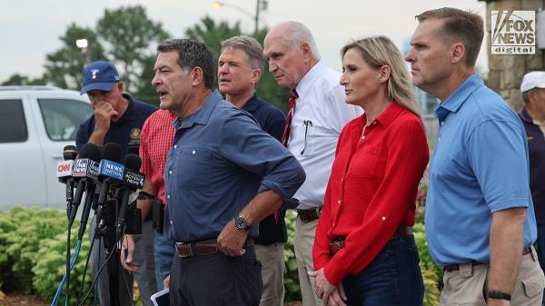 House Committee on Homeland Security Chairman Mark E. Green (R-TN) speaks to the press alo<em></em>ngside US Representatives at the Butler Farm Show
