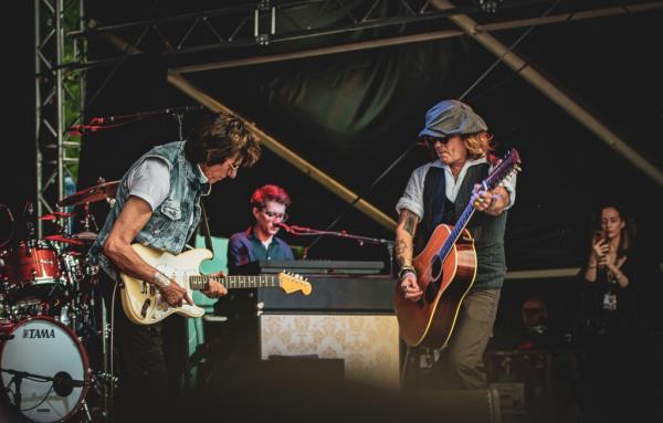 Buddy Guy, Jeff Beck and Ron Wood perform in 2010