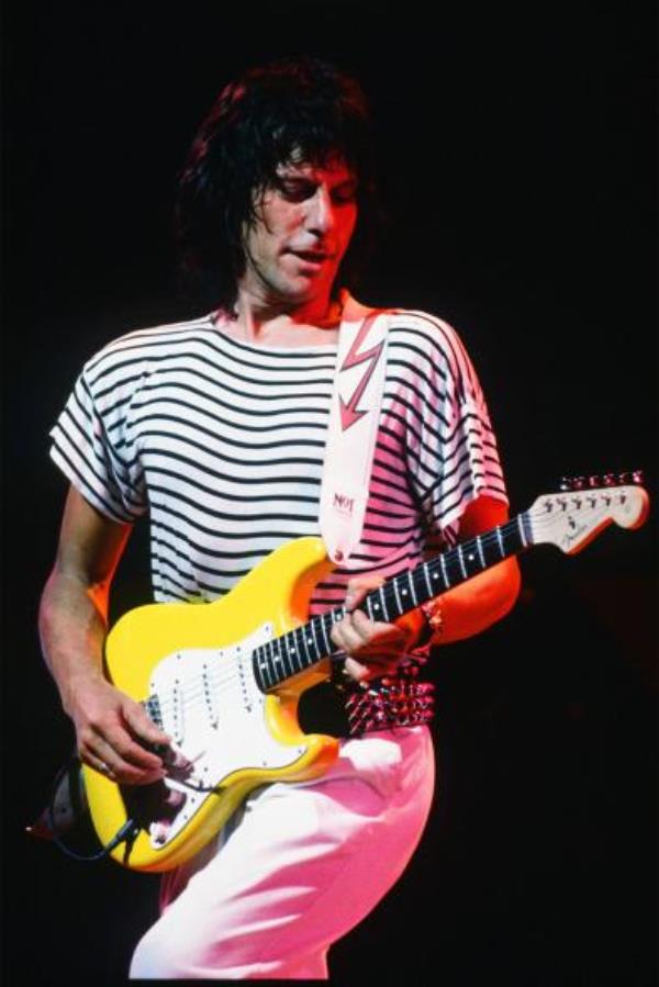 Jeff Beck performing in 1986