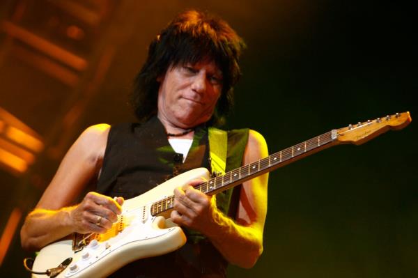 Jeff Beck performs in 2007