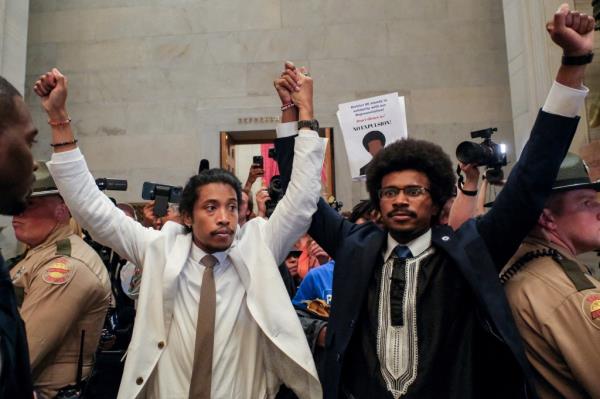 State Rep. Justin Pearson (right) and fellow state Rep. Justin Jones.