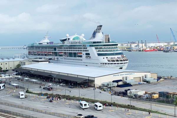 cruise ship