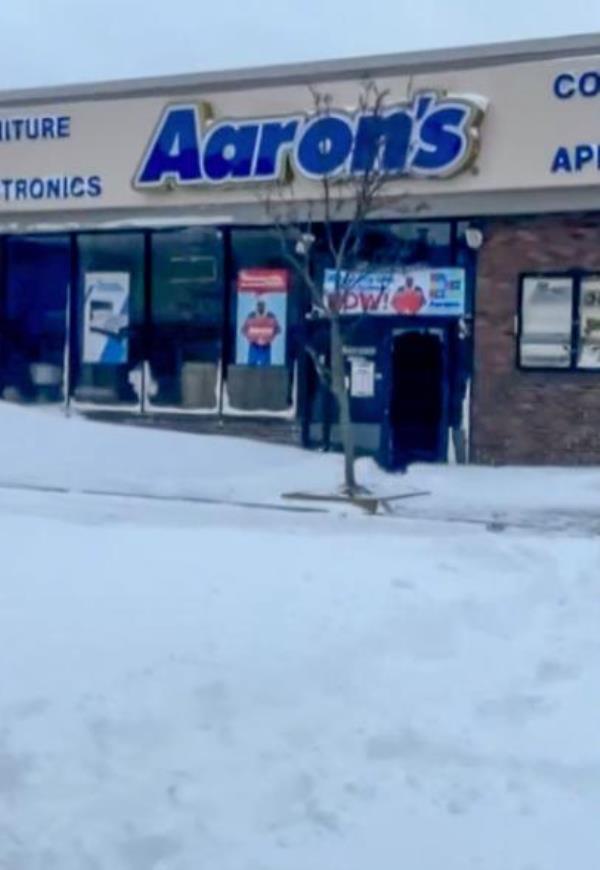 The looting comes as the historic winter storm left at least 31 dead in Erie County over the holiday weekend.