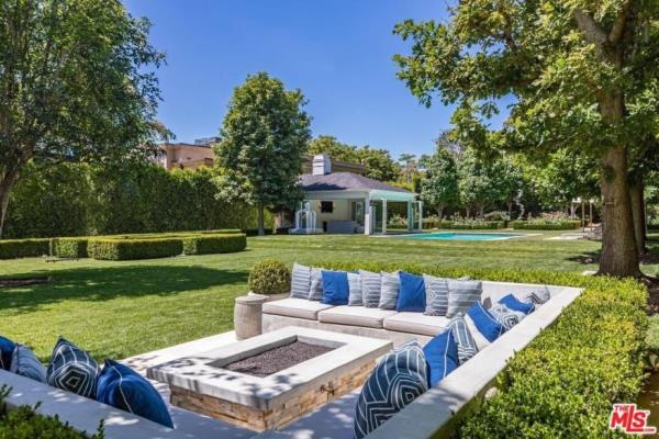 The outdoor lounge with fire pit.