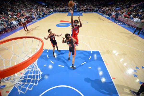 Joel Embiid shoots during the 76ers' win over the Knicks on Feb. 10.