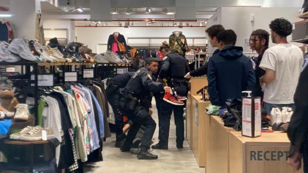 shoplifters