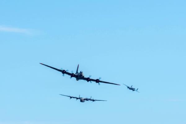 Boeing B-17 seen seco<em></em>nds before colliding with a Bell P-63 Kingcobra