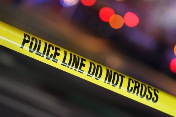 Law enforcement sources say an off-duty NYPD cop was punched while riding a southbound F train in Queens Wednesday evening.