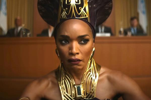 Angela Bassett returns as Queen Ramo<em></em>nda in 