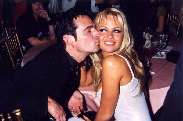 Tommy Lee and Pamela Anderson during 1995 GRAMMY Awards