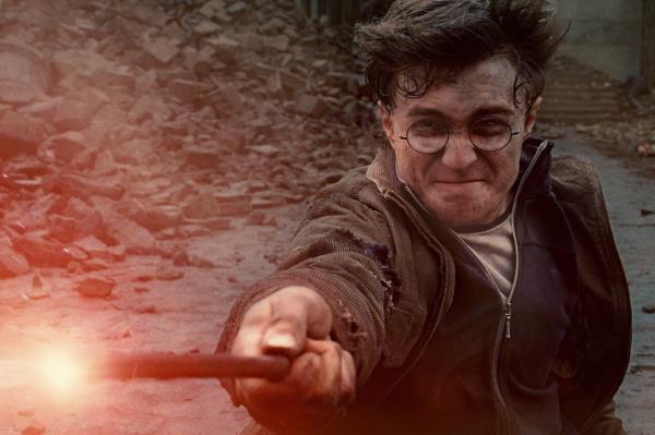 DANIEL RADCLIFFE as Harry Potter in Warner Bros. Picturesa′ fantasy adventure aoHARRY POTTER AND THE DEATHLY HALLOWS a? PART 2,a1 a Warner Bros. Pictures release.