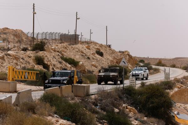 Both bodies were later found, according to reports.</p>

<p>　　