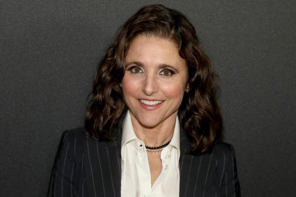 Julia Louis-Dreyfus as Elaine Benes, Jason Alexander as George Costanza