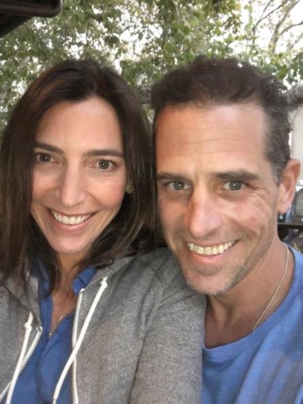 Hunter Biden and Hallie Biden Coco<em></em>nino Natio<em></em>nal Forest Sedona AZ, wher<em></em>e Hunter was in rehab.