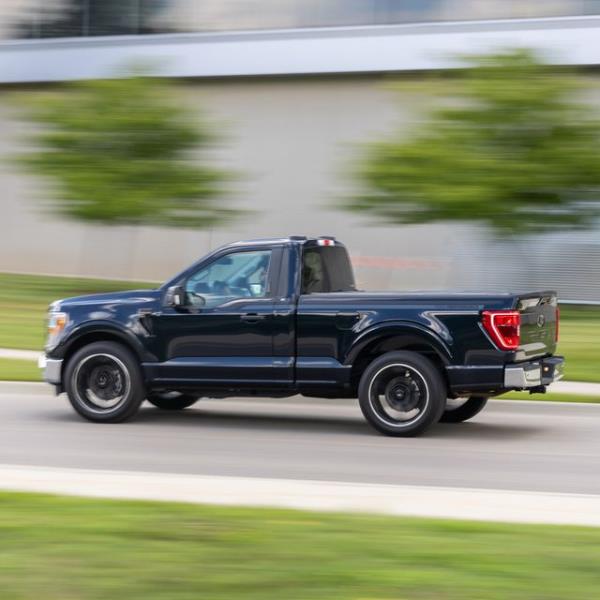 2022 ford f150 regular cab 4x2