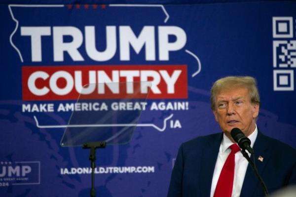 Former President Do<em></em>nald Trump speaks to a crowd of supporters at the Fort Dodge Senior High School on November 18, 2023 in Fort Dodge, Iowa. (Jim Vondruska/Getty Images)