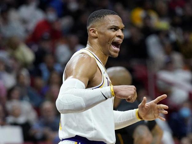 美联社消息称,太阳将佩恩交易到马刺_马刺对战太阳_太阳队马刺