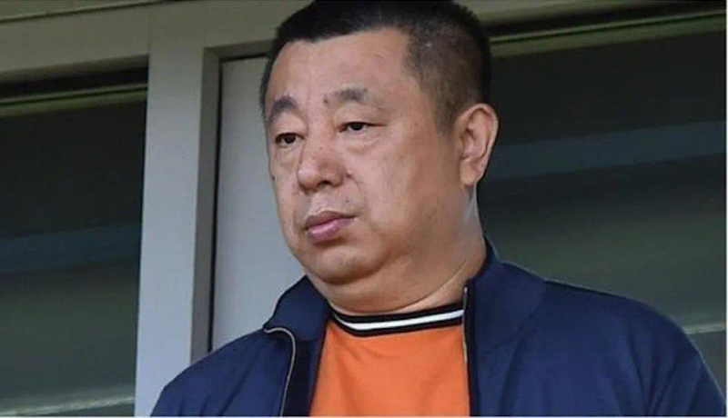 球迷冲入球场会受到处理_球迷闯入球场_英足总调查了雷丁球迷入侵球场的事件,