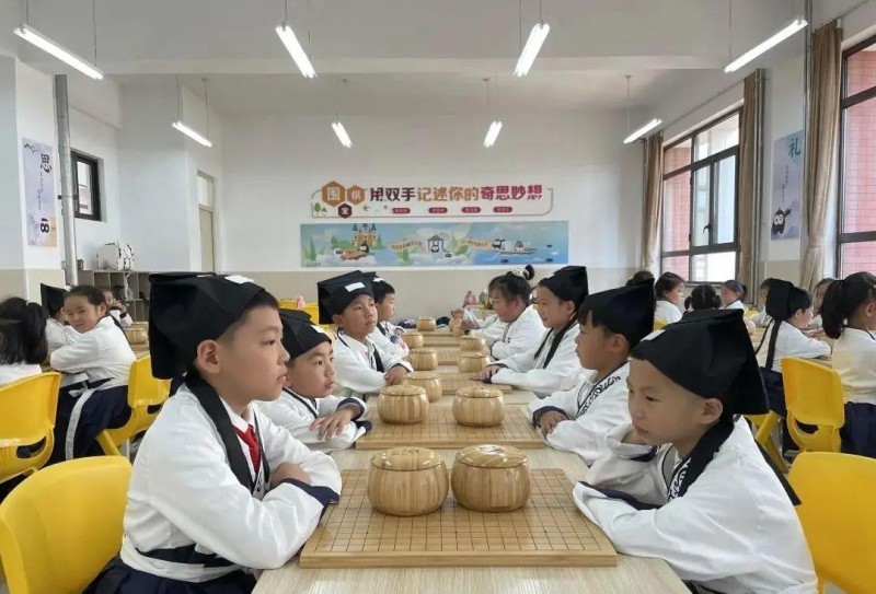 围棋对弈平台免费下载_国内比较火的围棋对弈平台_网上下围棋, 围棋的智慧：探索网上对弈的深度与乐趣