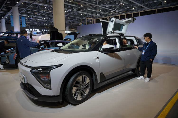 深圳悠酷智能科技有限公司_酷悠：打造全新数字娱乐体验,引领未来科技潮流_科技引领未来作文800字