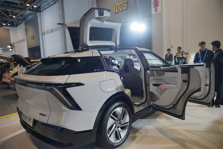 科技引领未来作文800字_酷悠：打造全新数字娱乐体验,引领未来科技潮流_深圳悠酷智能科技有限公司