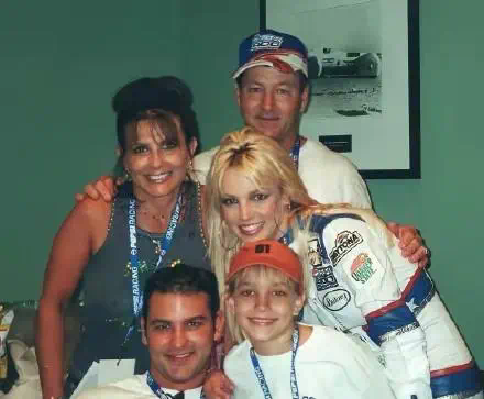 小甜甜布兰妮无意中打了自己的脸，NBA球星的保安没有因殴打被起诉_小甜甜布兰妮无意中打了自己的脸，NBA球星的保安没有因殴打被起诉_小甜甜布兰妮无意中打了自己的脸，NBA球星的保安没有因殴打被起诉