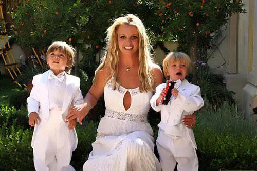 小甜甜布兰妮无意中打了自己的脸，NBA球星的保安没有因殴打被起诉_小甜甜布兰妮无意中打了自己的脸，NBA球星的保安没有因殴打被起诉_小甜甜布兰妮无意中打了自己的脸，NBA球星的保安没有因殴打被起诉