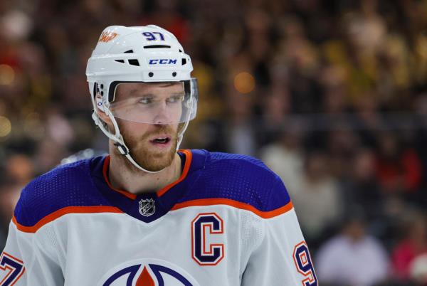 Co<em></em>nnor McDavid #97 of the Edmo<em></em>nton Oilers is a fantasy star