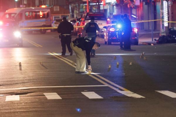 NYPD on the scene of a shooting at 127 & liberty Ave that ended in front of the 103rd precinct at 168-02 91 St